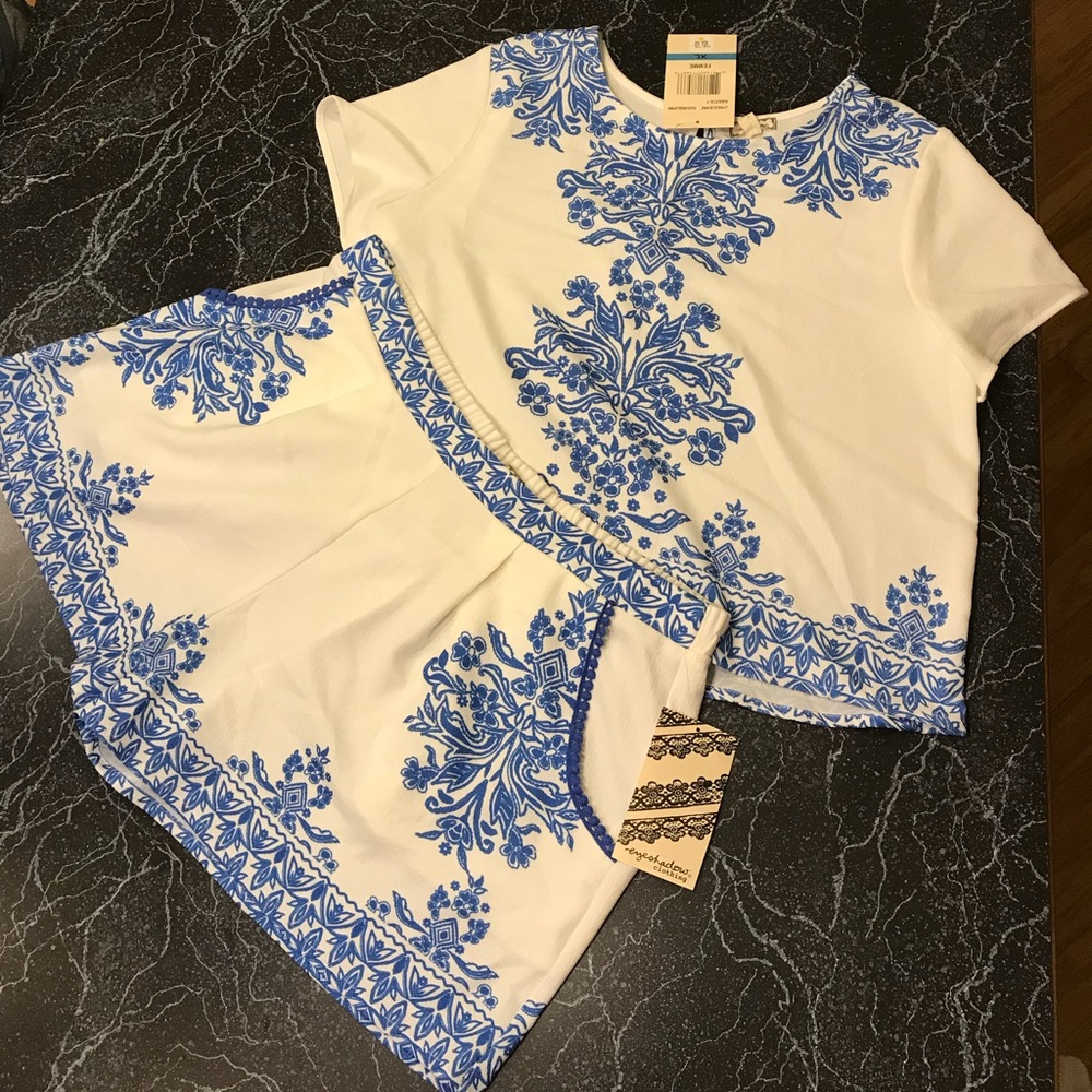 NWT EyeShadow Outfit